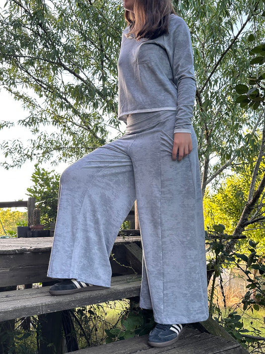 SET| Palazzo Evasé + Buzo Gris Batik